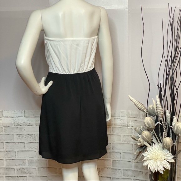 Express Strapless Ruffles Mini Dress **MINT CONDITION** - Picture 15 of 16